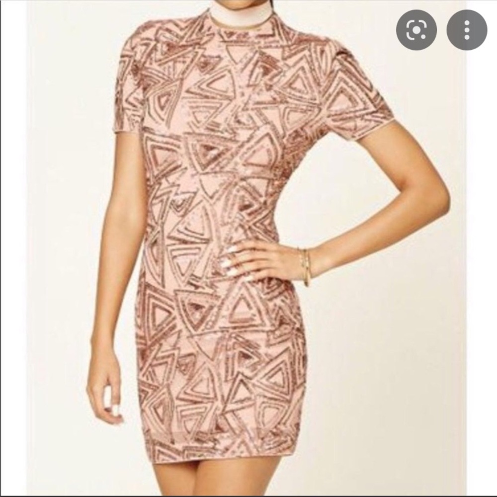 . New Forever 21 sequin rose gold mini dress size medium